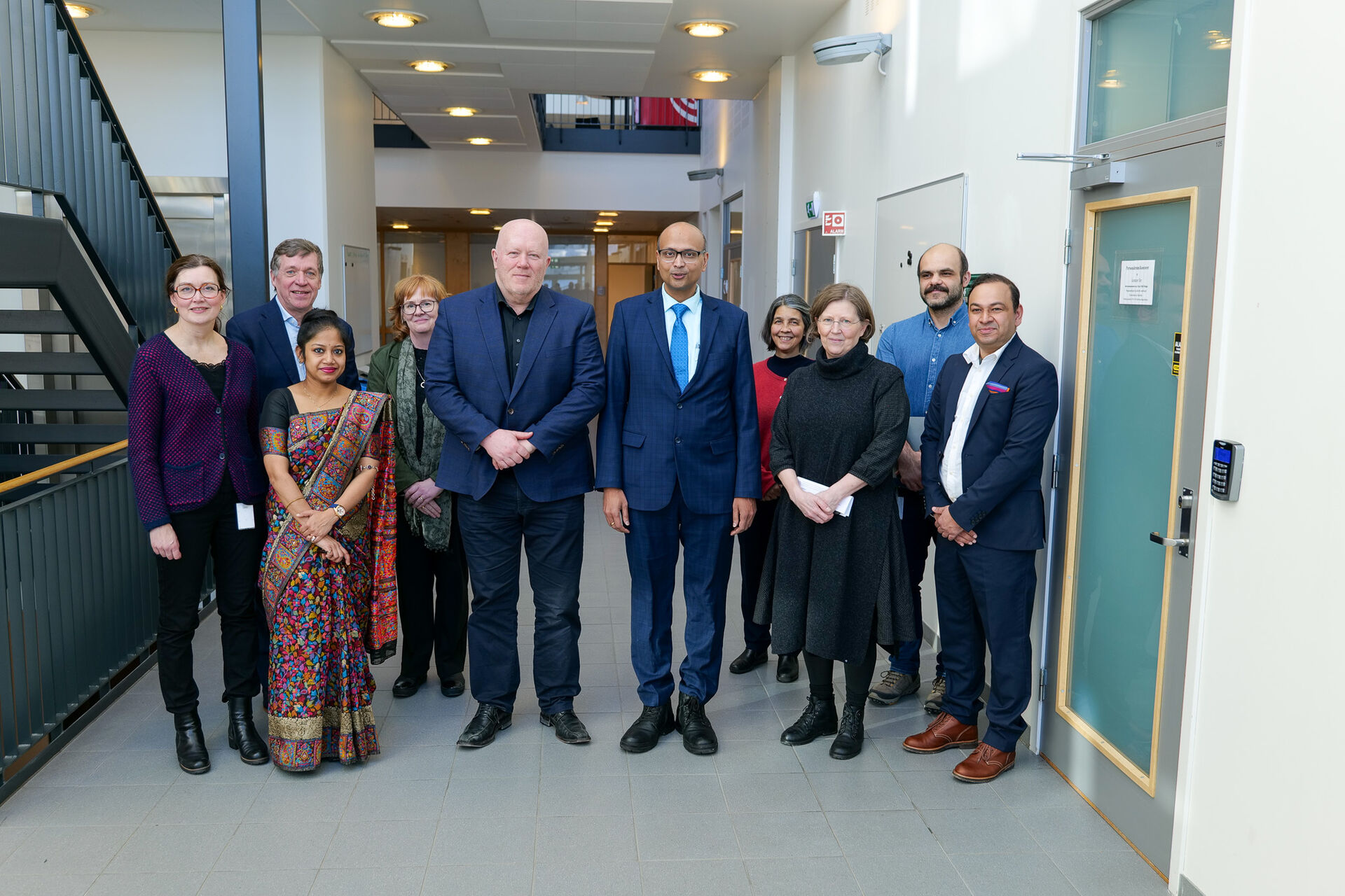 Oppstilt bilde av hele forsamlingen inne i Biohuset.