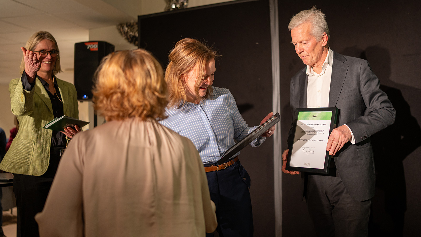 Utdeling av diplom for opprykk til førsteamanuensis