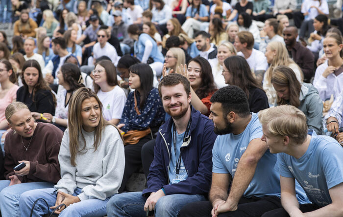 Crowd of cheerful students at the start of the academic year at Lillehammer campus.