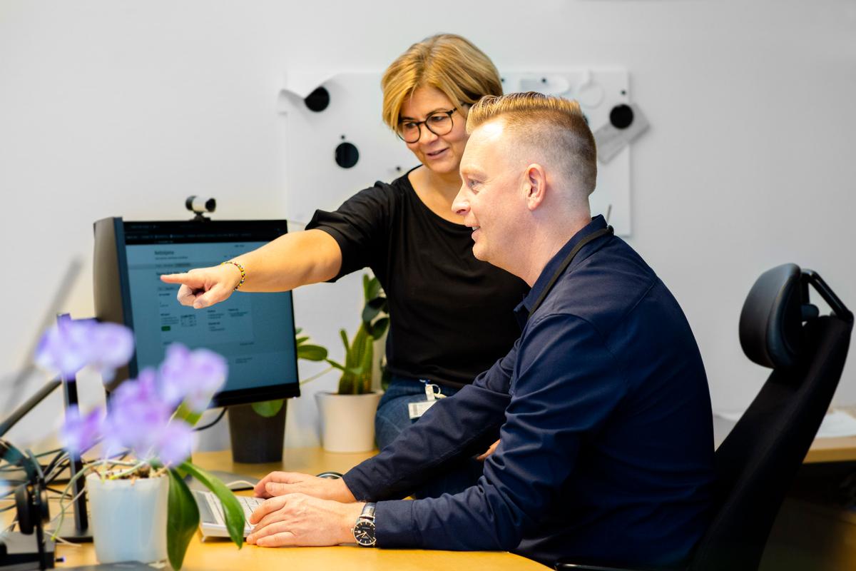 Employee at work (Photo: INN University)