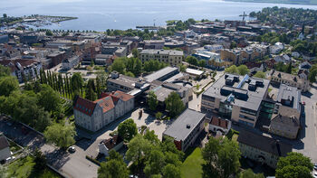 Dronebilde av studiested Hamar fra øst mot vest