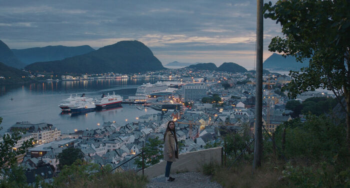 A Human Position Still 1 c Stian Skjelstad