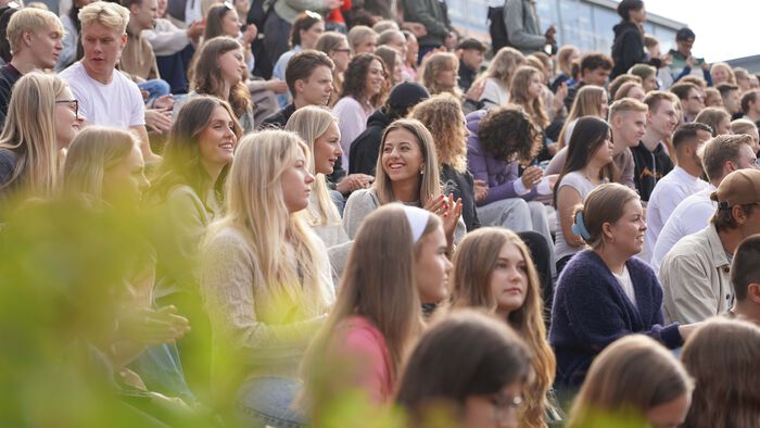 Smilende studenter på studiested Lillehammer. 
