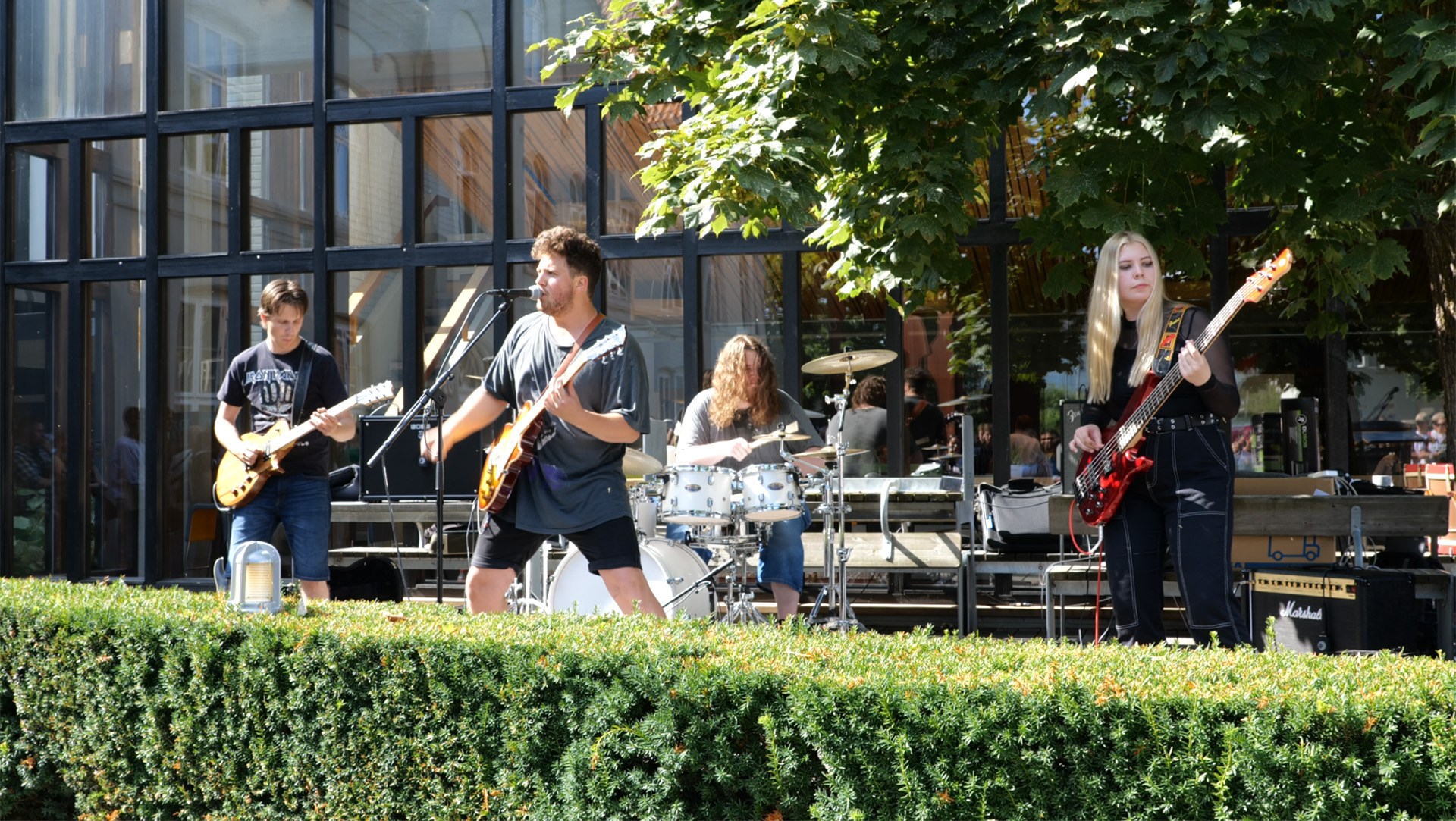 Band spiller for studenter