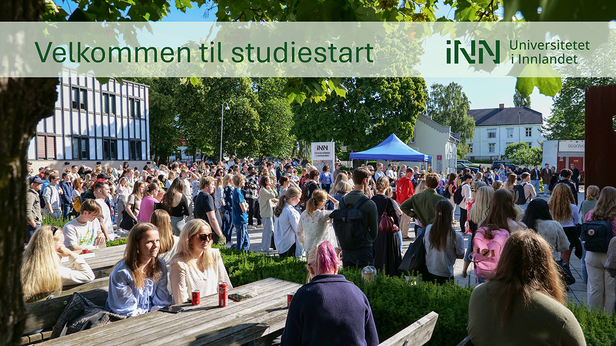 Mange folk utenfor studiested Hamar. 