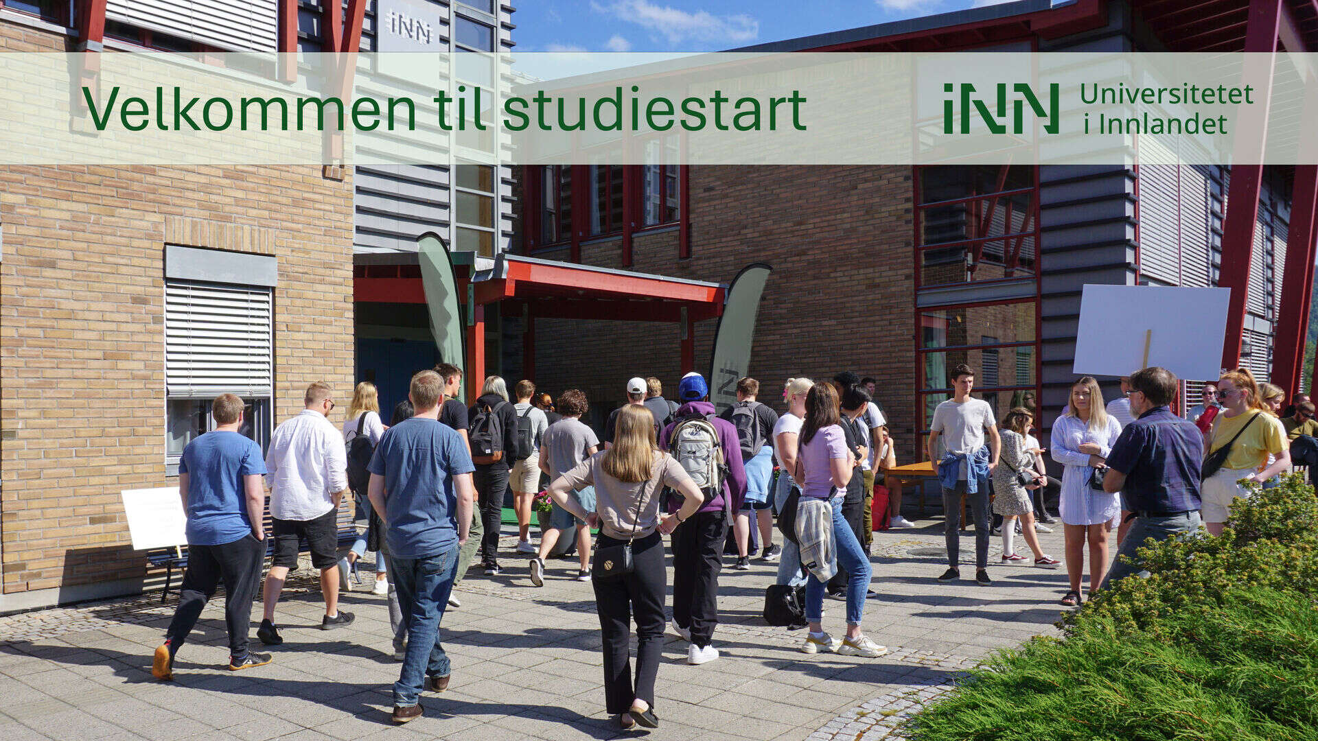 Banner med velkommen til studietsart og bilde av bygget på Rena.