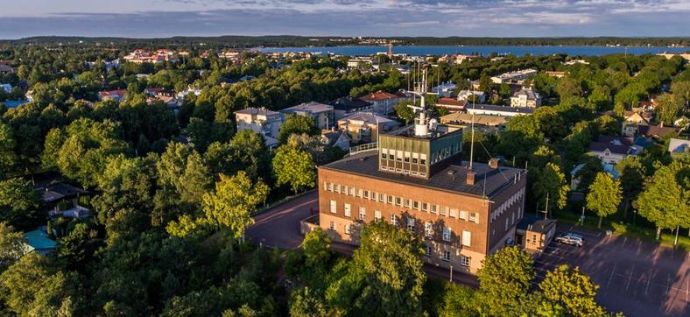 Flyfoto av høgskolen