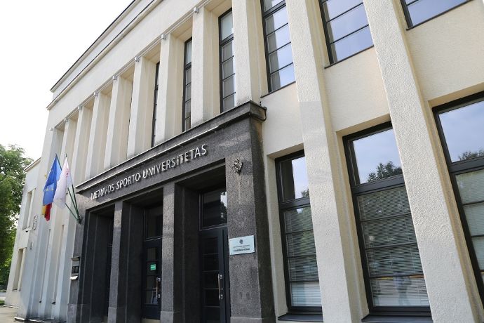 Hovedinngangen til universitetet