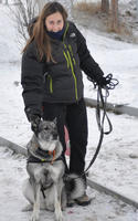 Nuria sammen med hund 