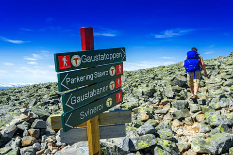 Skilt i fjellet.