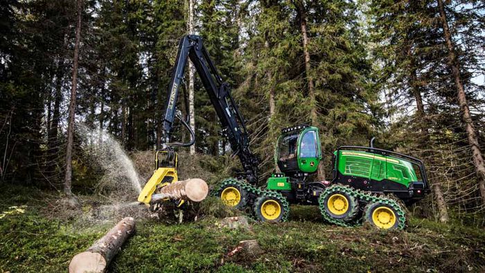 Hogstmaskin i arbeid 