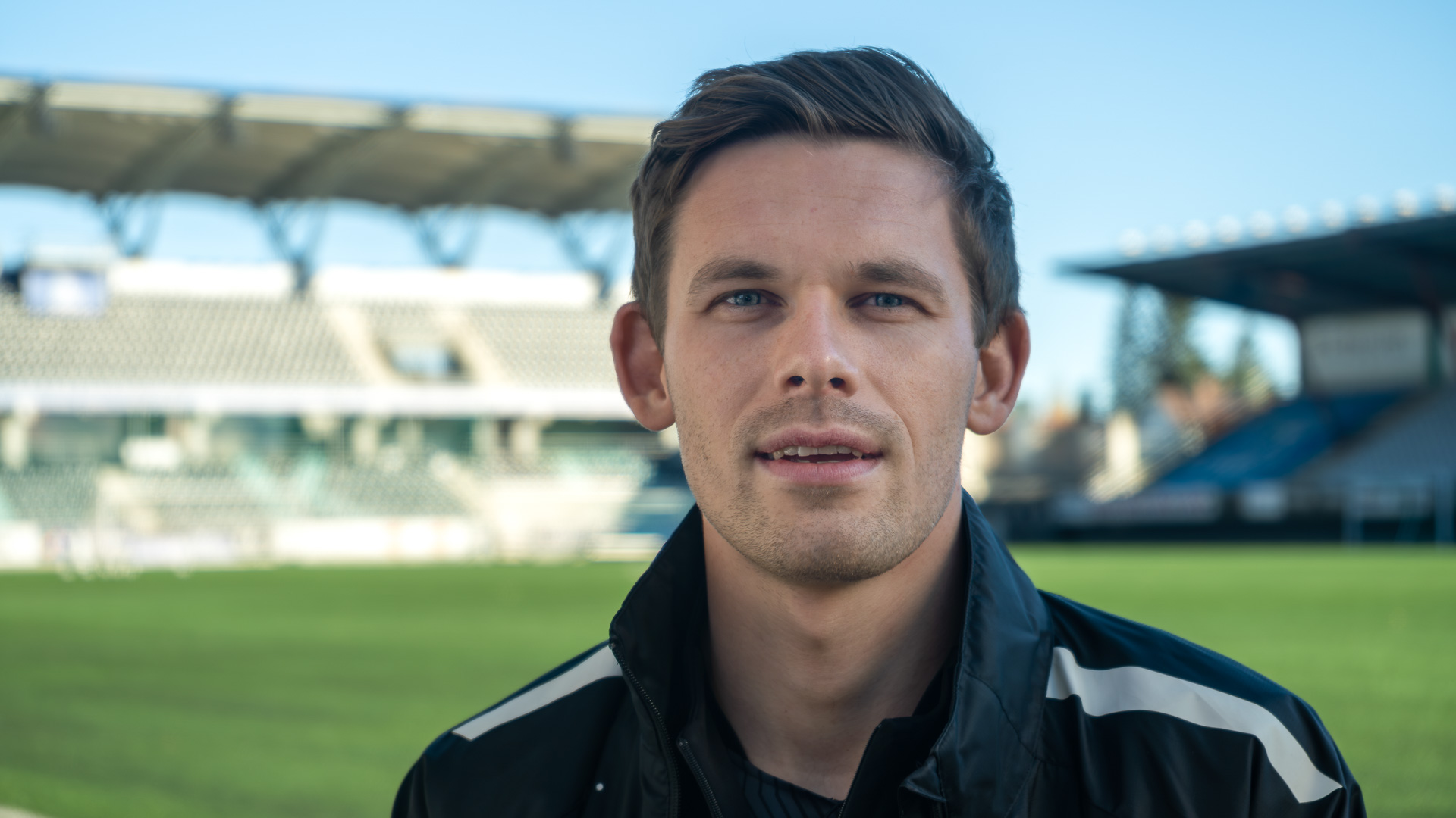 Portrettfoto av fysisk trener i HamKam, Jacob Mollatt