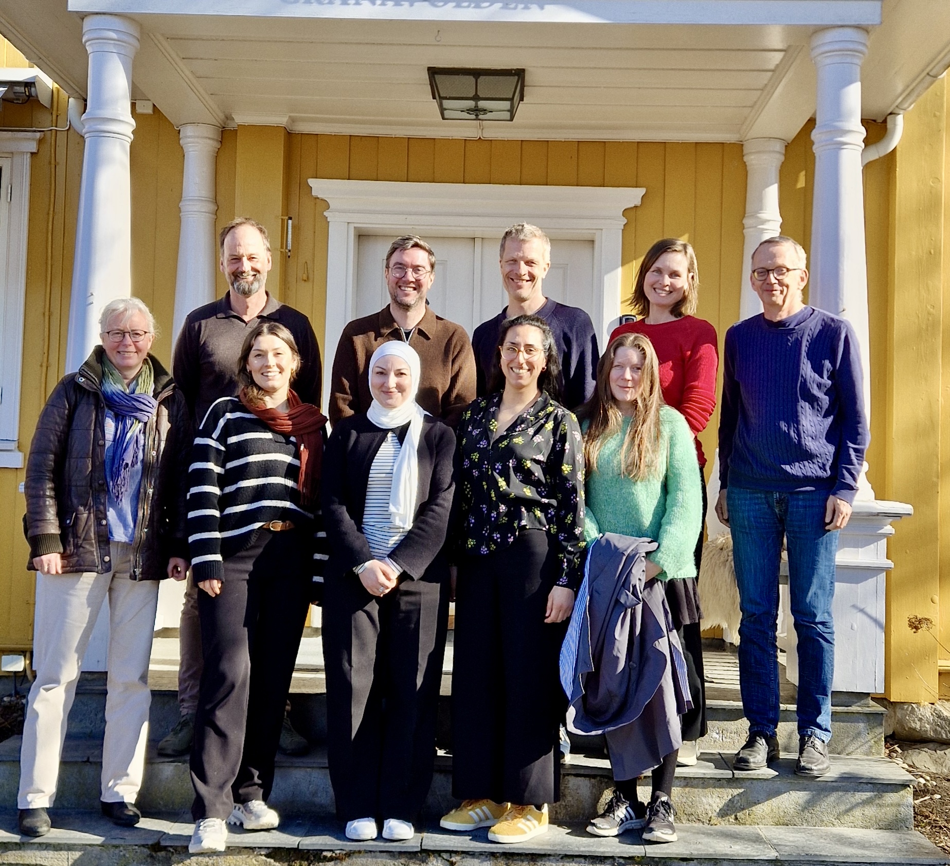DivE-forskere som er samlet til et forskningsseminar (Foto: DivE)