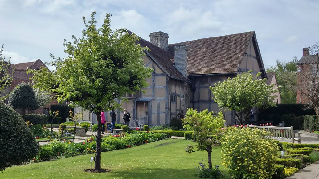 Huset der Shakespeare sies å være født i Stratford-upon-Avon. (Foto: Gro Vasbotten)