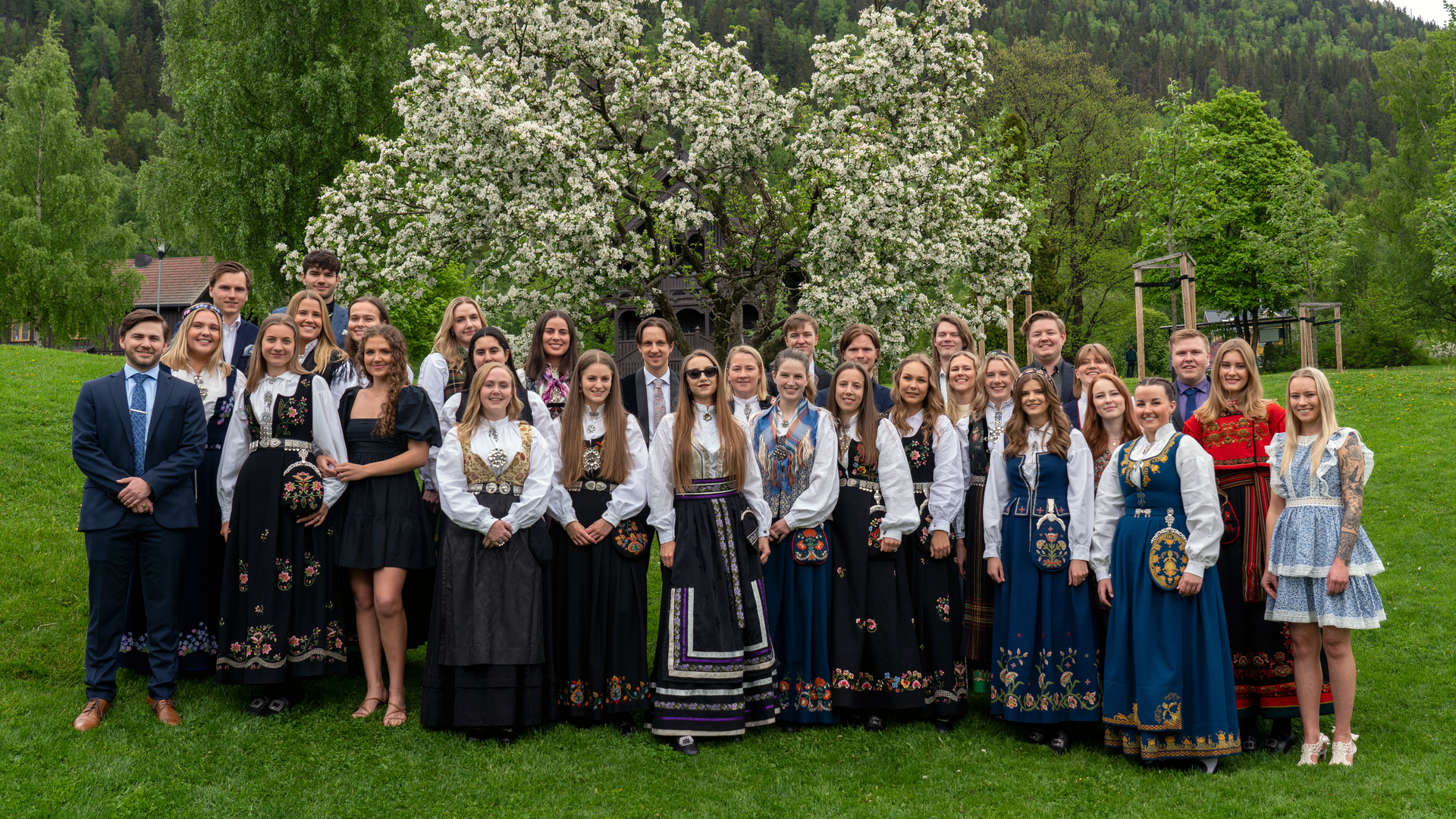 Bilde av studenter ved bacheloravslutning på Lillehammer