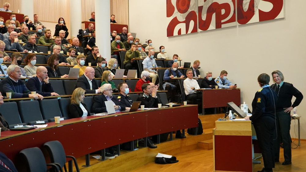 Foredragsholdere og tilhørere under beredskapskonferansen