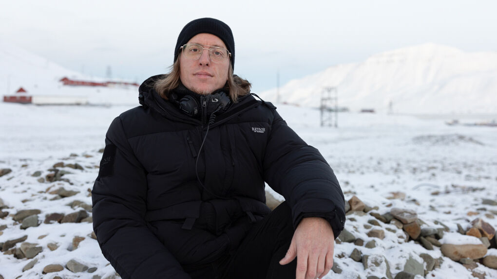 James Welburn utendørs i snøen