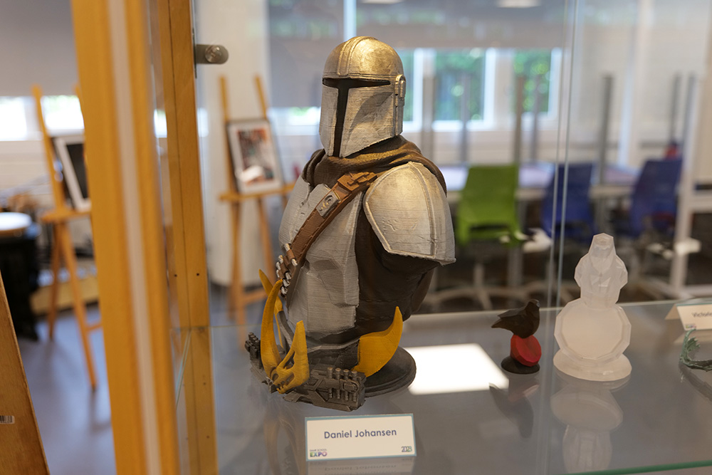 Bilde av en Star Wars-inspirert figur laget av en student