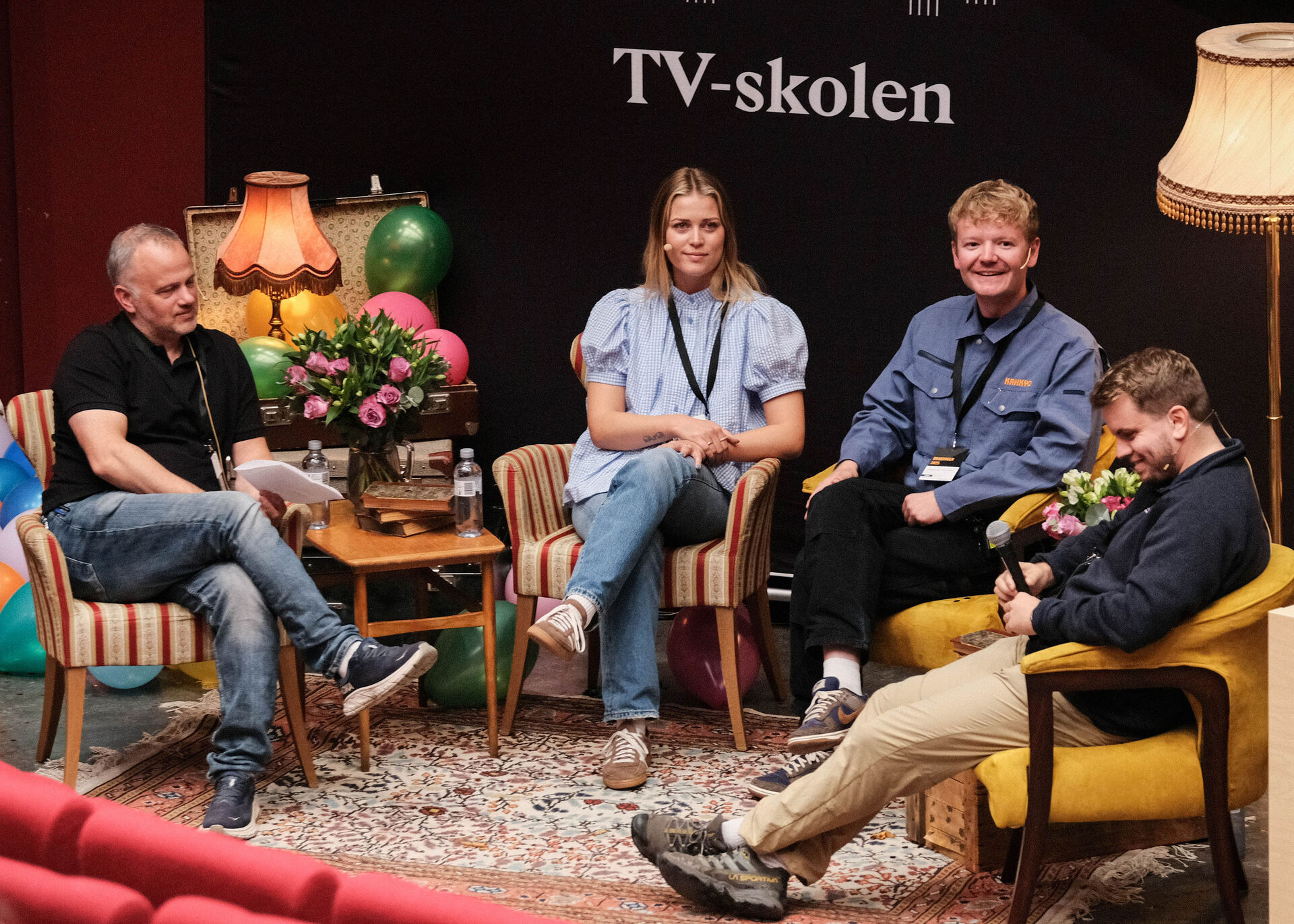 tidligere studenter i samtale med Jo Sondre Moseng