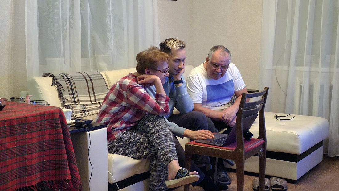 Sasja med familie i Russland. 