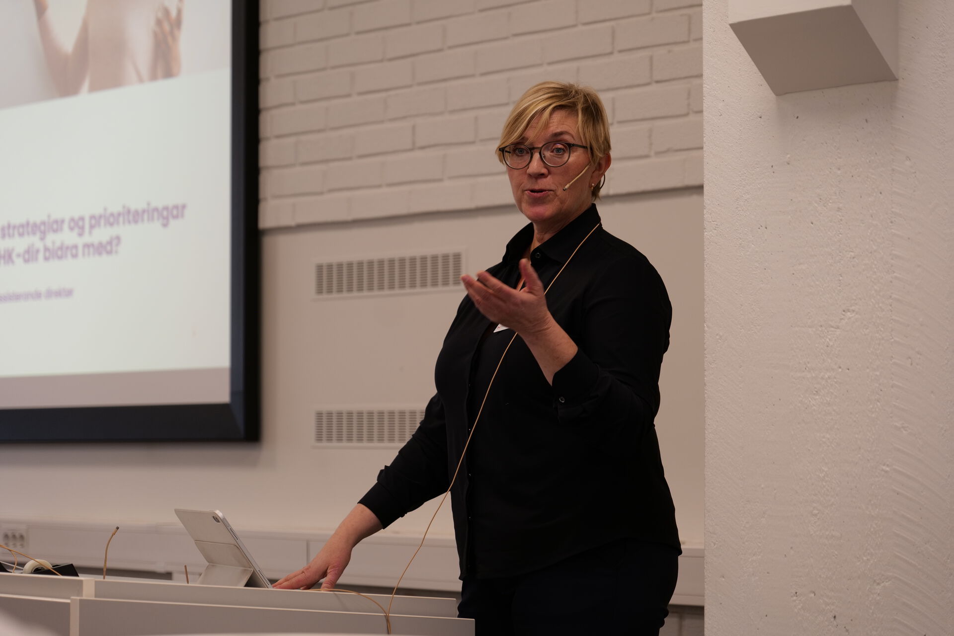 Gro taler ved talestol