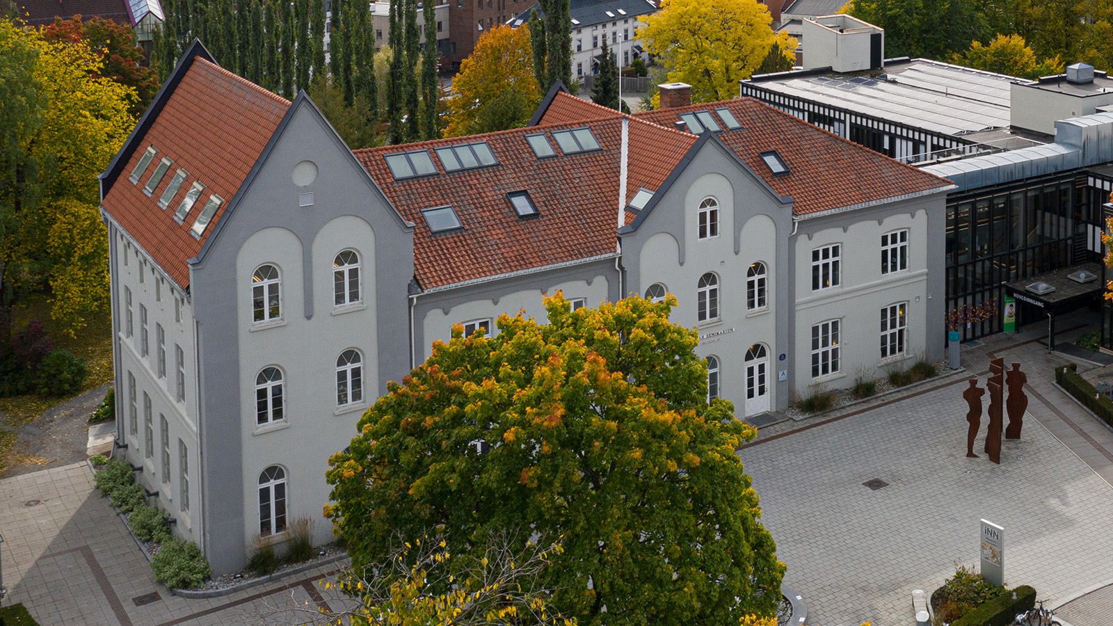 Bilde av lærerskolen opå Hamar