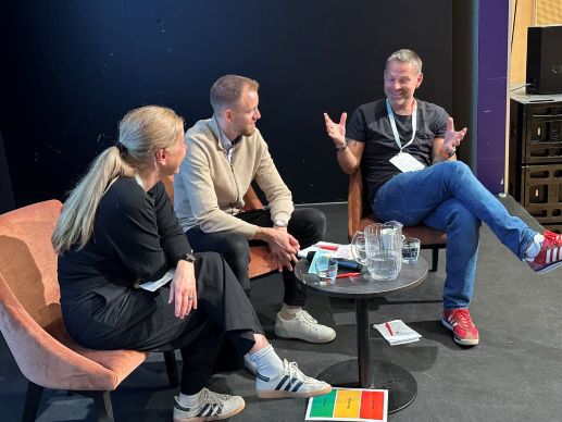 Panelet i plenumssesjonen om handlingsrom og muligheter i LK20: Charlotte Duesund, Mikkel Torpen Hokstad og Kristian Øen