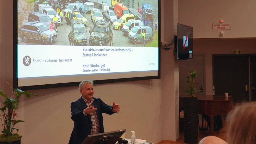 Knut Storberget holder innlegg under konferansen
