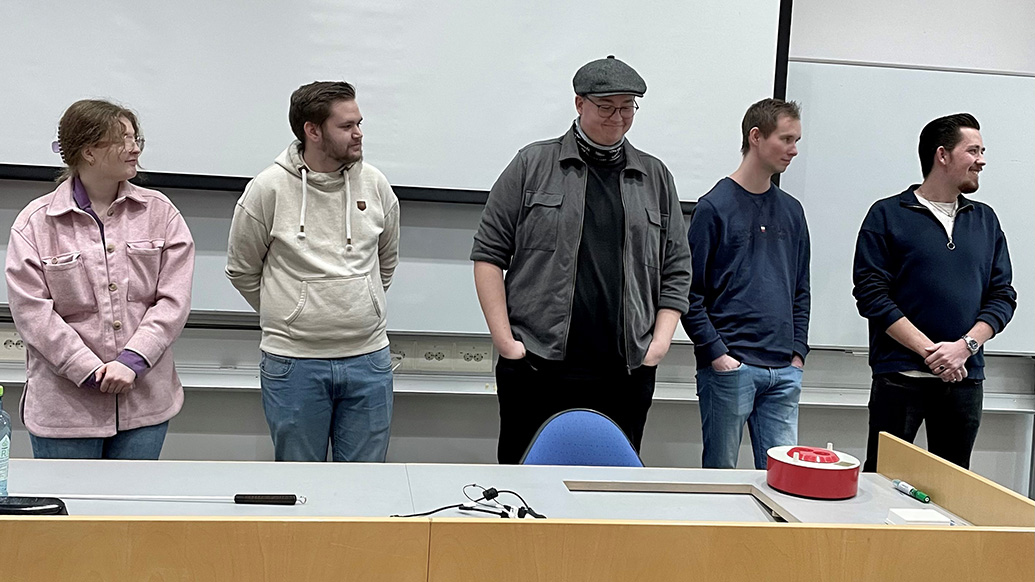 Studenter på Bachelor i serviceledelse og markedsføring møtte studentene.