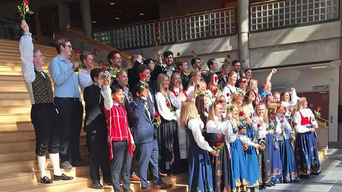 BOL-kullet 2021 - 2024 feiret fullført studium våren 2024, i 2025 inviteres det til feiring av studiets 20-årsjubileum på Lillehammer. 