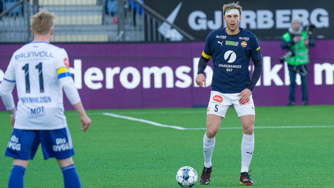 Niklas Gunnarsson på fotballbanen.