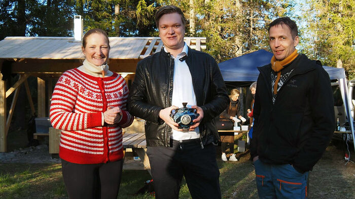 Eirik Holdal med to venner. 