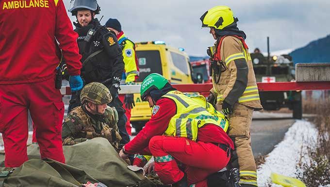 Politi, brannvesen og helsepersonell har en kriseøvelse